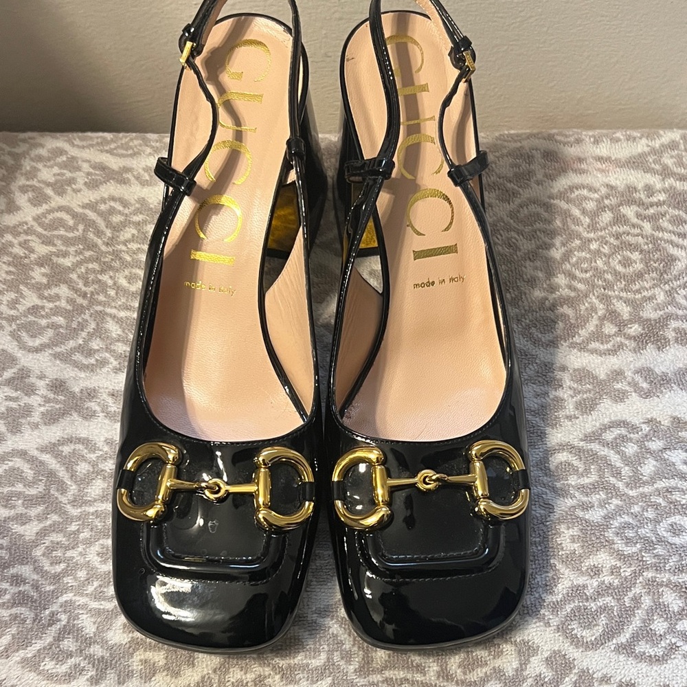 Gucci Black Patent Leather Heels with Gold Horsebit Like NEW